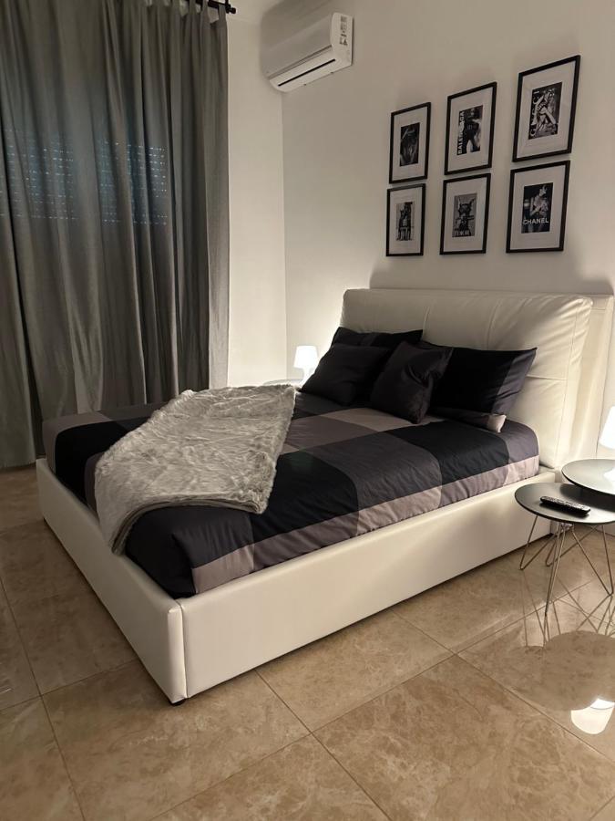 San Babila - Luxury Milanese Apartment Exterior foto